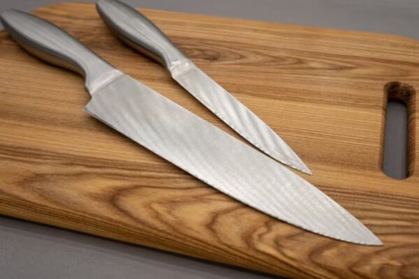 The Cutting Edge: Exploring Non-Metal Knives